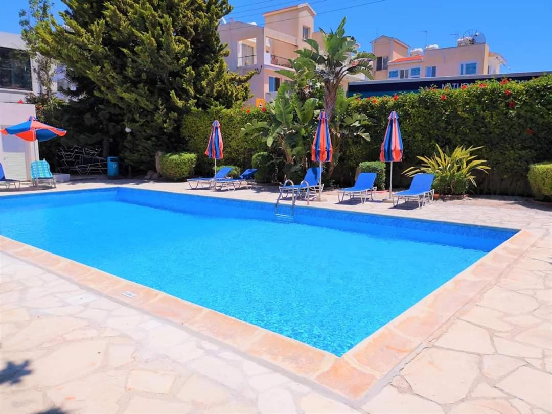 Pafia Sunbeach Modern Apartment Paphos Exterior foto