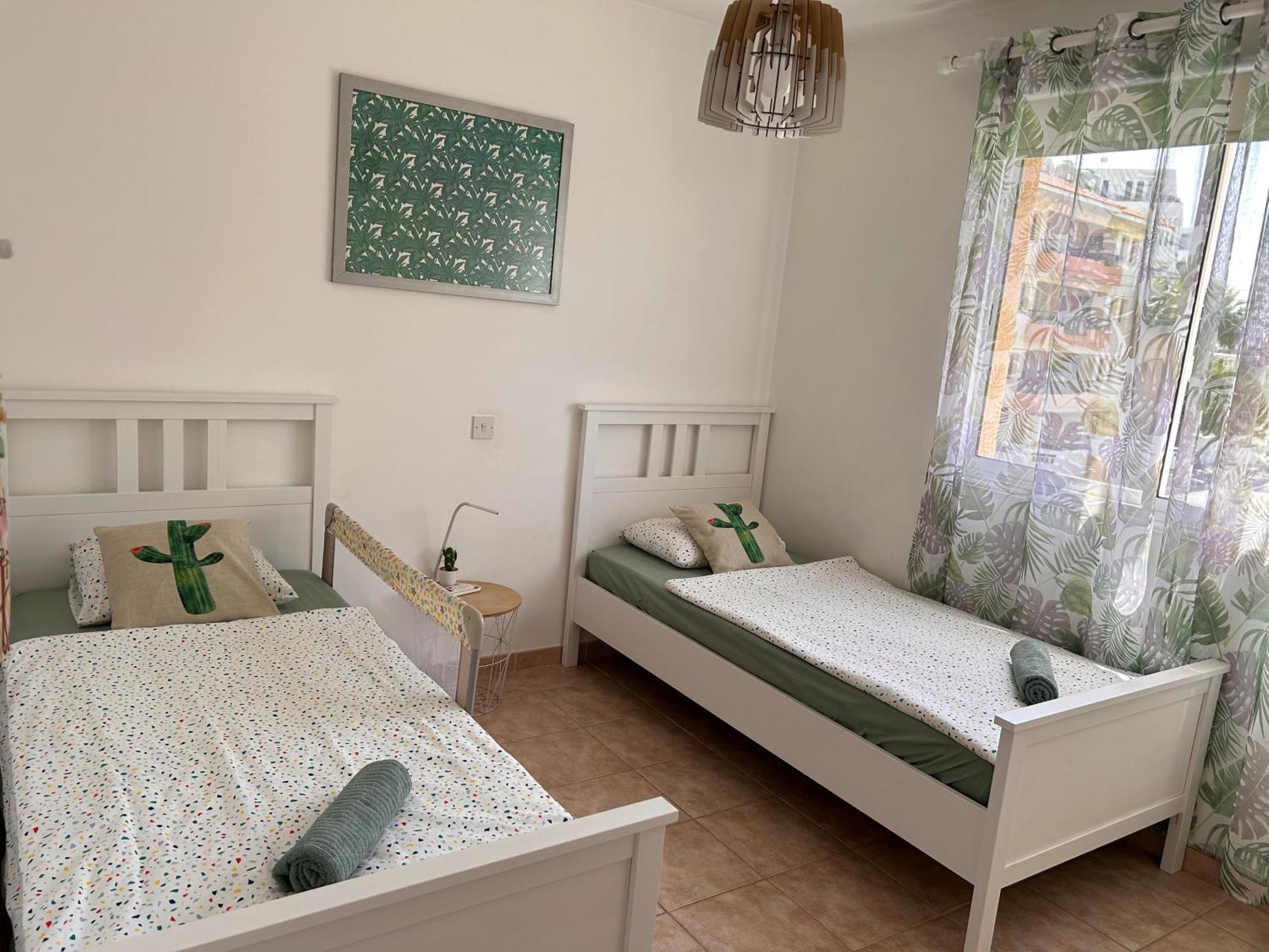 Pafia Sunbeach Modern Apartment Paphos Exterior foto